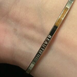 Chic Sterling Silver Bracelet with Engraving